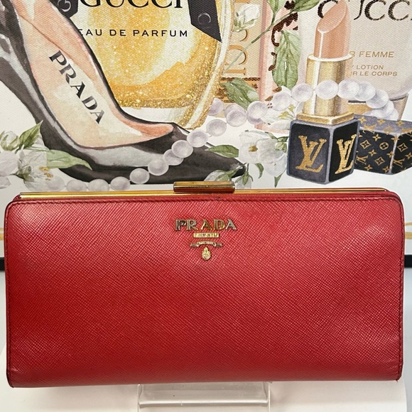 Prada Handbags - PRADA Saffiano Leather Kisslock Long Wallet 😍❤️🔥